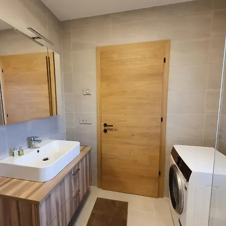 Appartement Casa Grutzen Design With Pool In Bozen