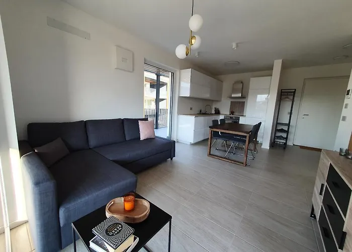 Casa Grutzen Design With Pool In